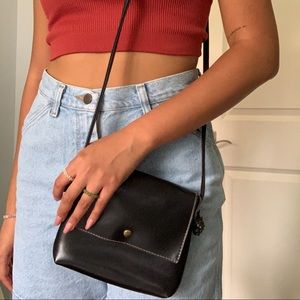 black crossbody purse